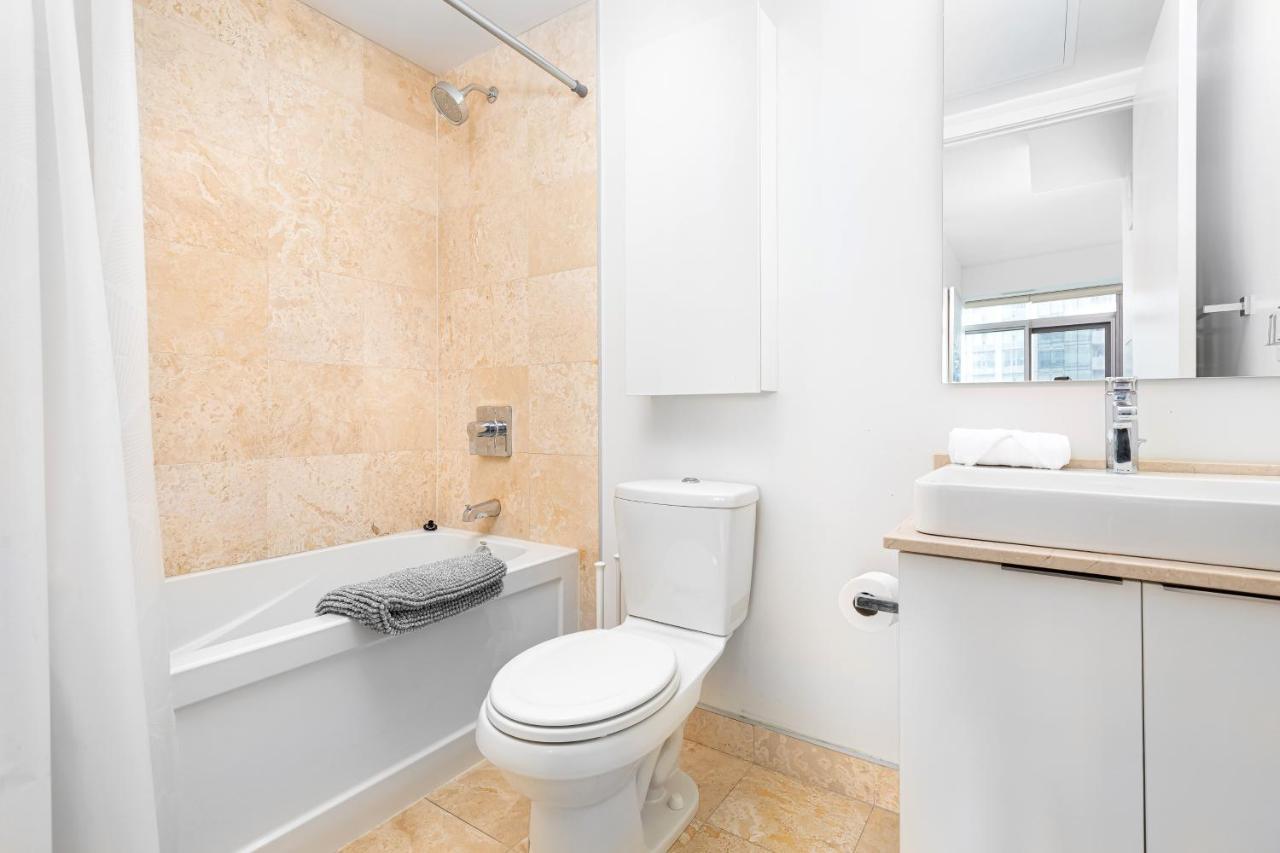 Downtown Toronto Condo Near Cn Tower, Mtcc, Rogers Center , Union Station Dış mekan fotoğraf